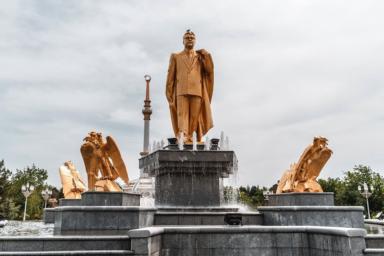 Golden statue of former president Niyazov in Ashgabat.